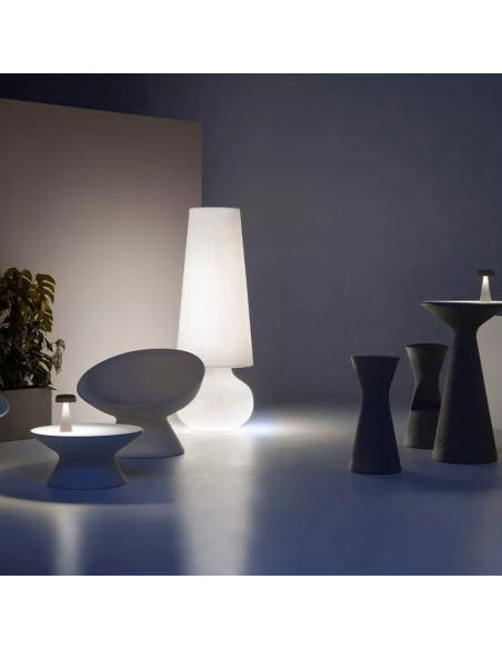 LAMPADE-LAMPADARI-SERIE LUMINOSE: vendita online LAMPADA DA TERRA FADE BIANCO INDOOR/ OUTDOOR CM.65X65X185H in offerta