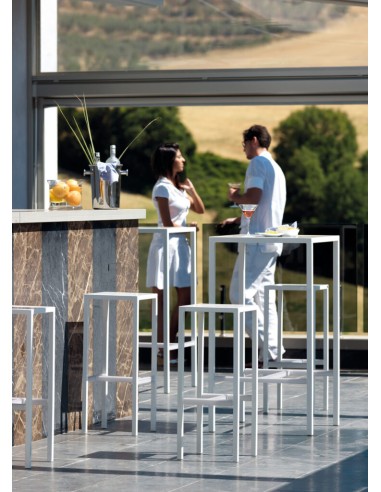 TAVOLI: vendita online KIT TAVOLO SEASIDE 75X75 H.110 CON 4 SGABELLI BIANCO RAGGRINZITO VERMOBIL in offerta