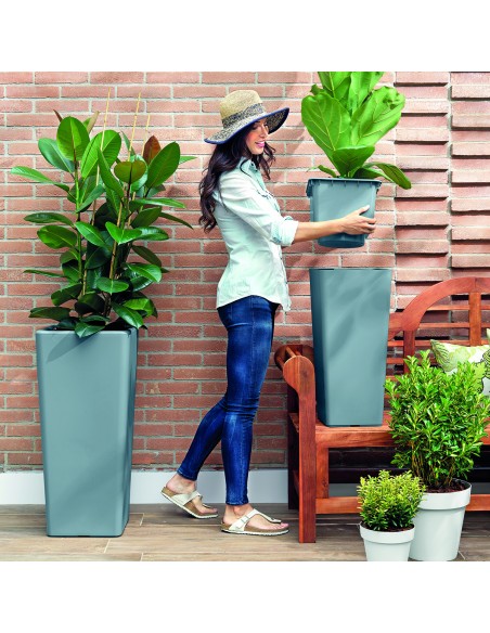 VASI-FIORIERE: vendita online VASO IN RESINA CLOU CACHEPOT H CM.85 AVANA QUADRATO in offerta