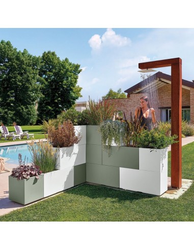 VASI-FIORIERE: vendita online VASO IN POLIPROPILENE CUBO MATHERIA 40X40CM BIANCO CON RUOTE INTEGRATE in offerta