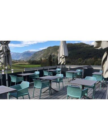TAVOLI: vendita online TAVOLO CLIP NARDI ANTRACITE 80 X 80 ALTEZZA 75 CM IN RESINA FIBERGLASS in offerta