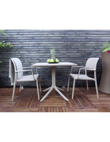 TAVOLI: vendita online TAVOLO CLIP NARDI BIANCO 70 X 70 ALTEZZA 75 CM IN RESINA FIBERGLASS in offerta