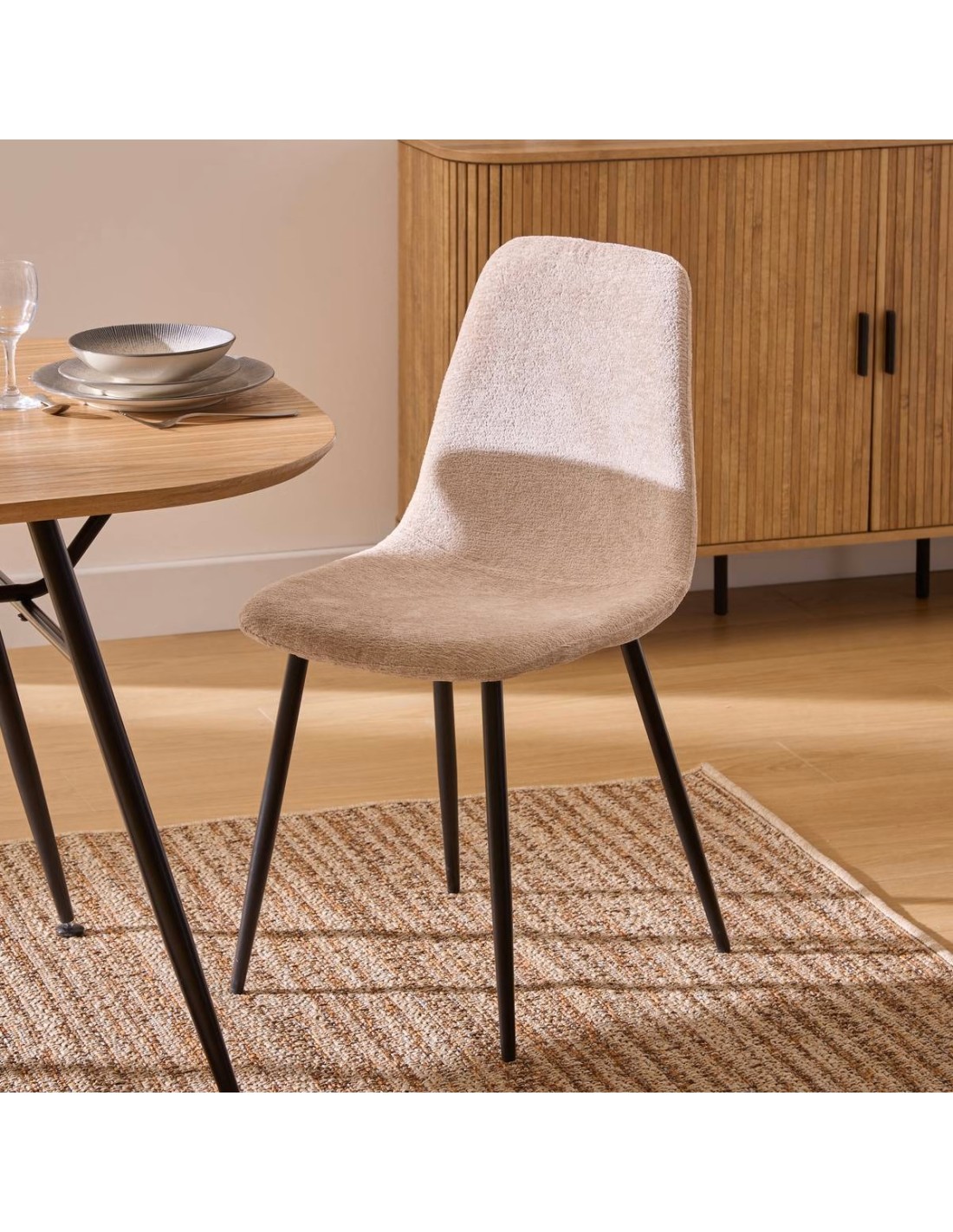 SEDIE-POLTRONE: vendita online SEDIA TYKA BEIGE GAMBE NERE ATMOSPHERA IN TESSUTO in offerta